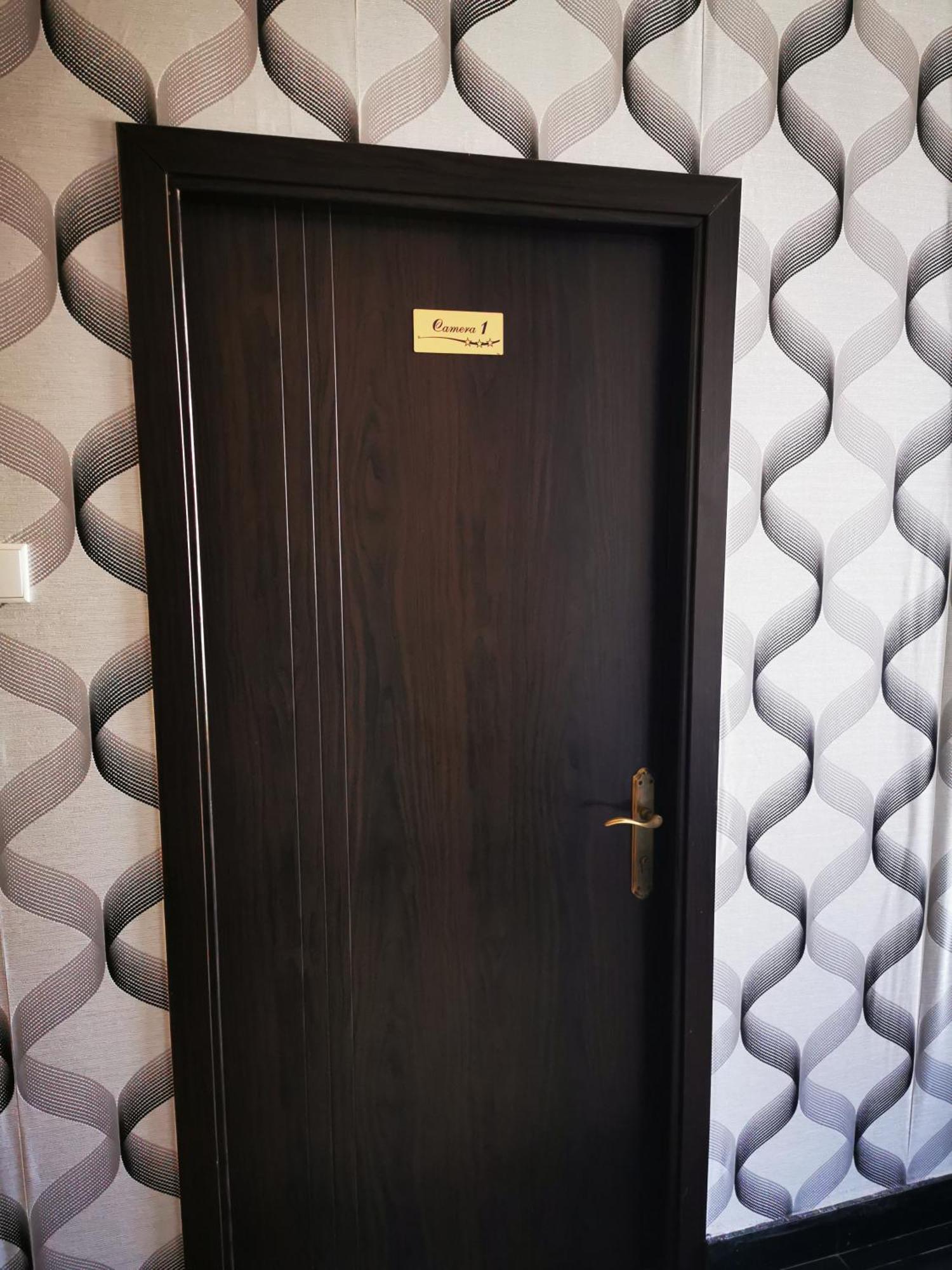 Casa Simescu II Hostel Caransebeş Εξωτερικό φωτογραφία