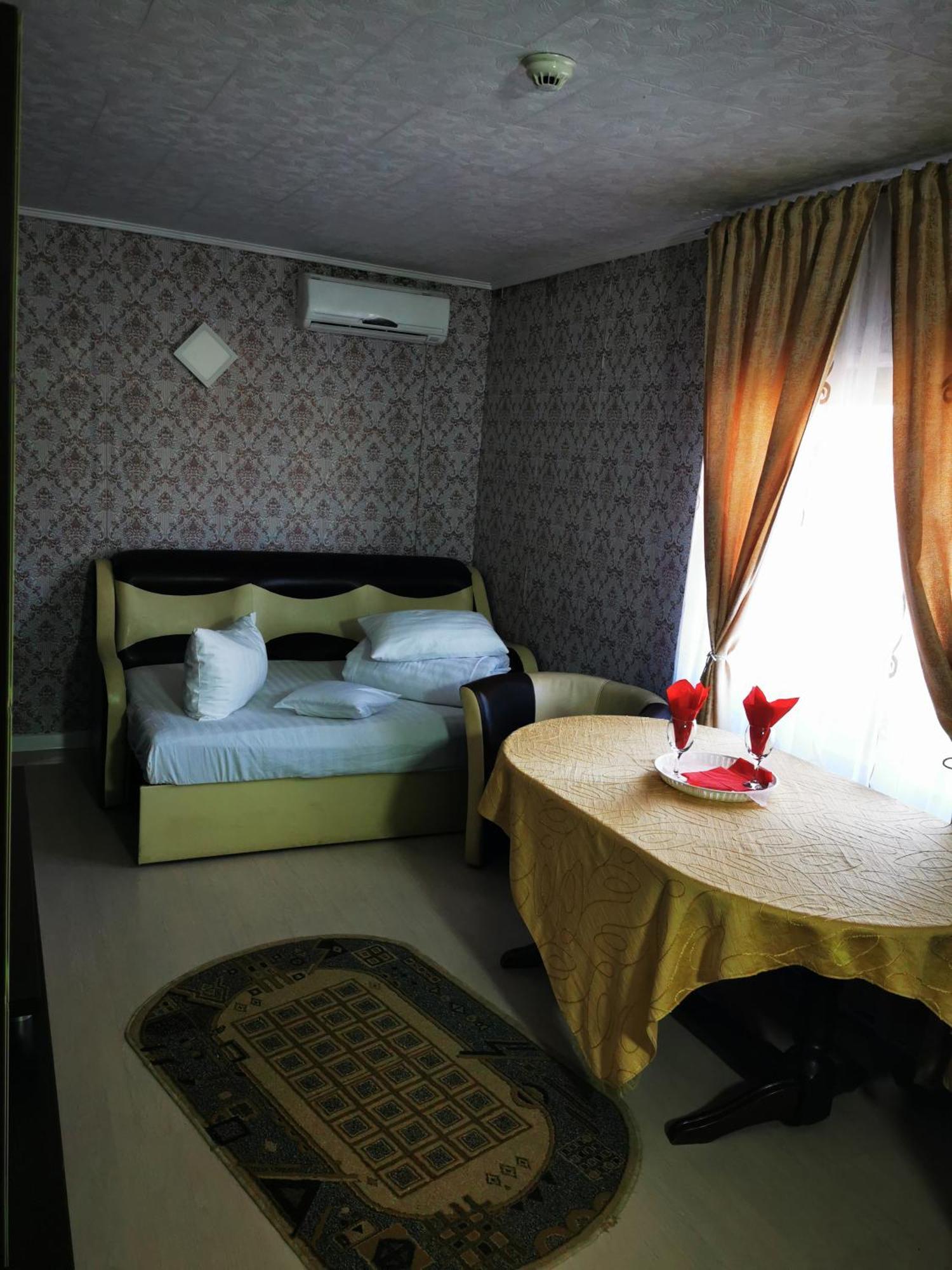 Casa Simescu II Hostel Caransebeş Εξωτερικό φωτογραφία